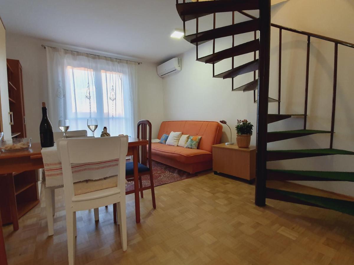 Apartment Gracijela Пореч Екстер'єр фото